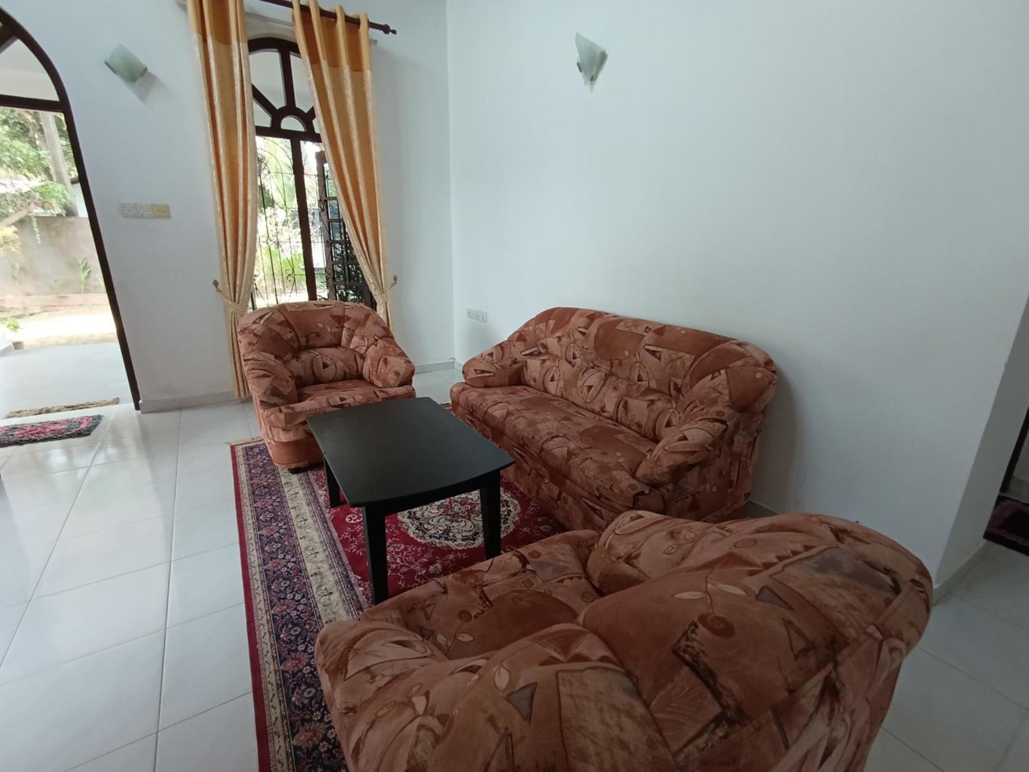S And P Airport Transit Hostel And Villa 01 Negombo Buitenkant foto